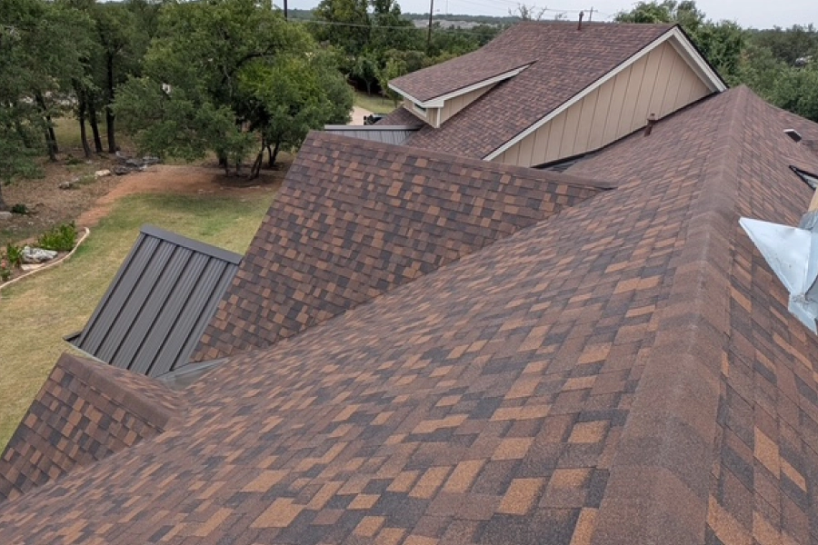 Dimensional Shingle Close-Up